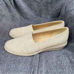 Grasshoppers Cream Flats Slip-On Loafers Women’s‎ 9.5